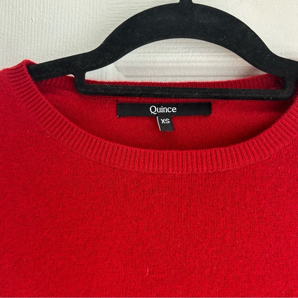 Quince Cashmere Crewneck Sweater Red - Picture 2 of 3